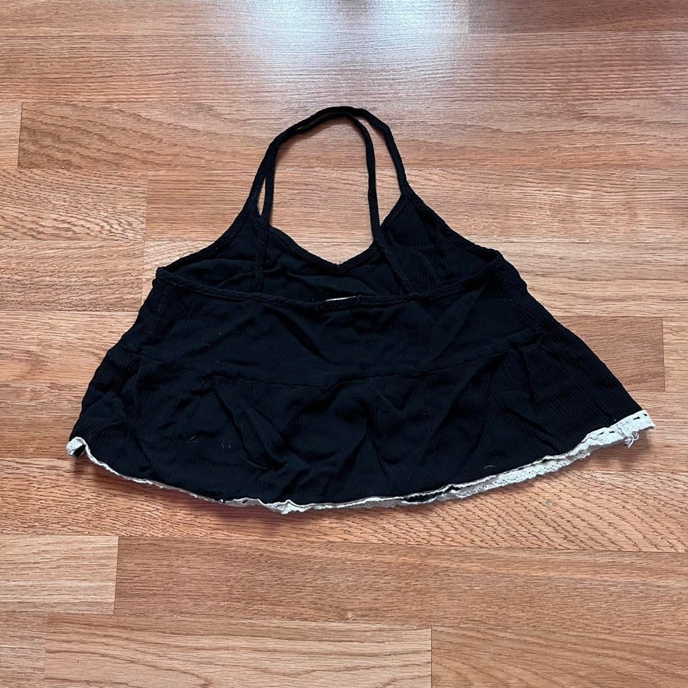 Annianna Black Crop Top - Picture 2 of 4